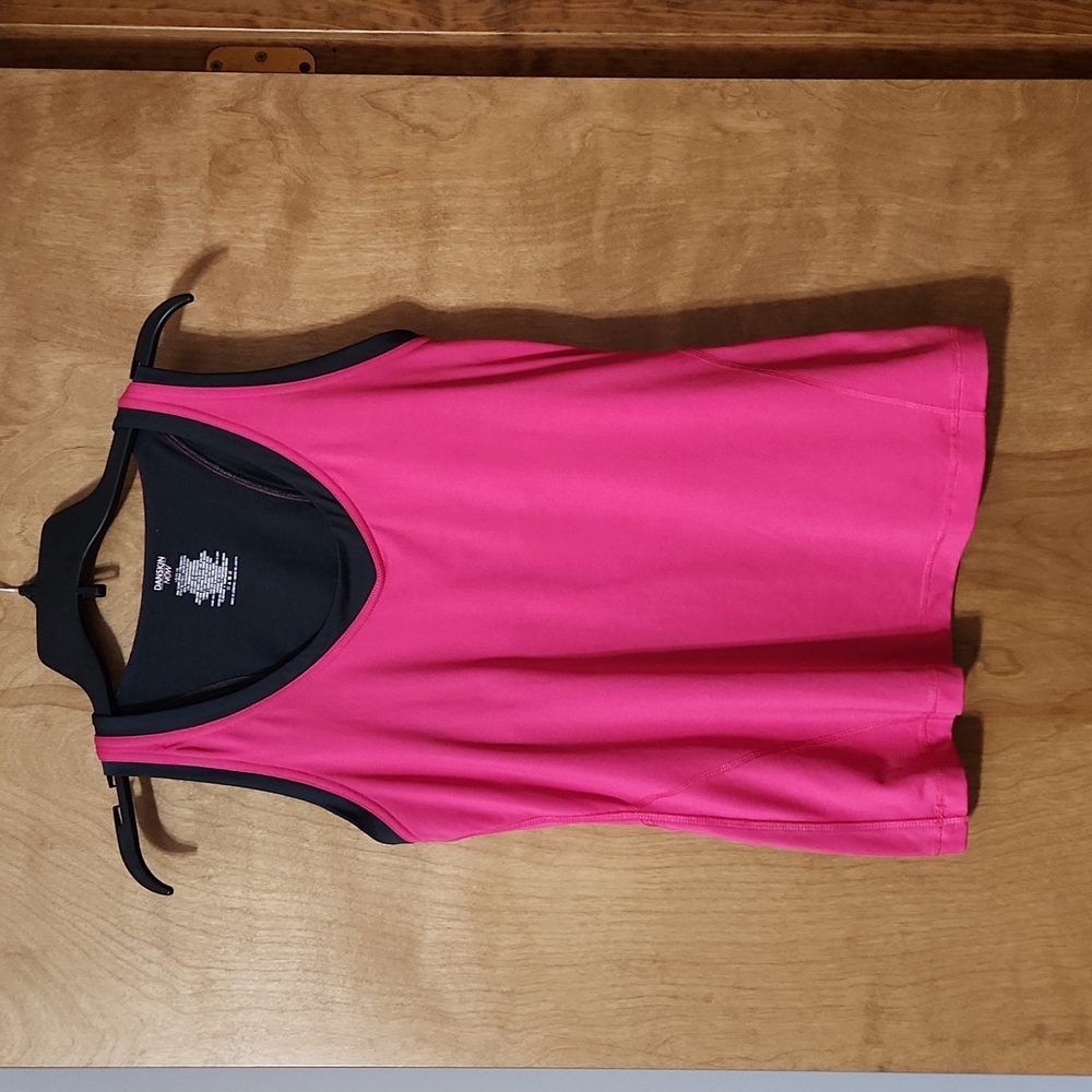 Danskin now athletic pink tank top women’s size large(12/14)